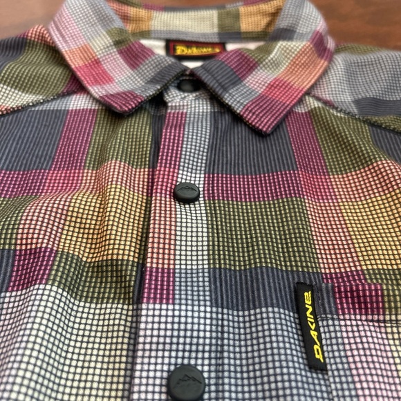 DAKINE snowboarding long sleeve plaid graphic button up small - Picture 2 of 4